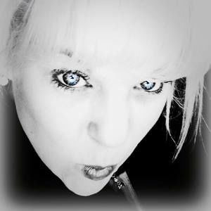 Meet your Posher, Shelly